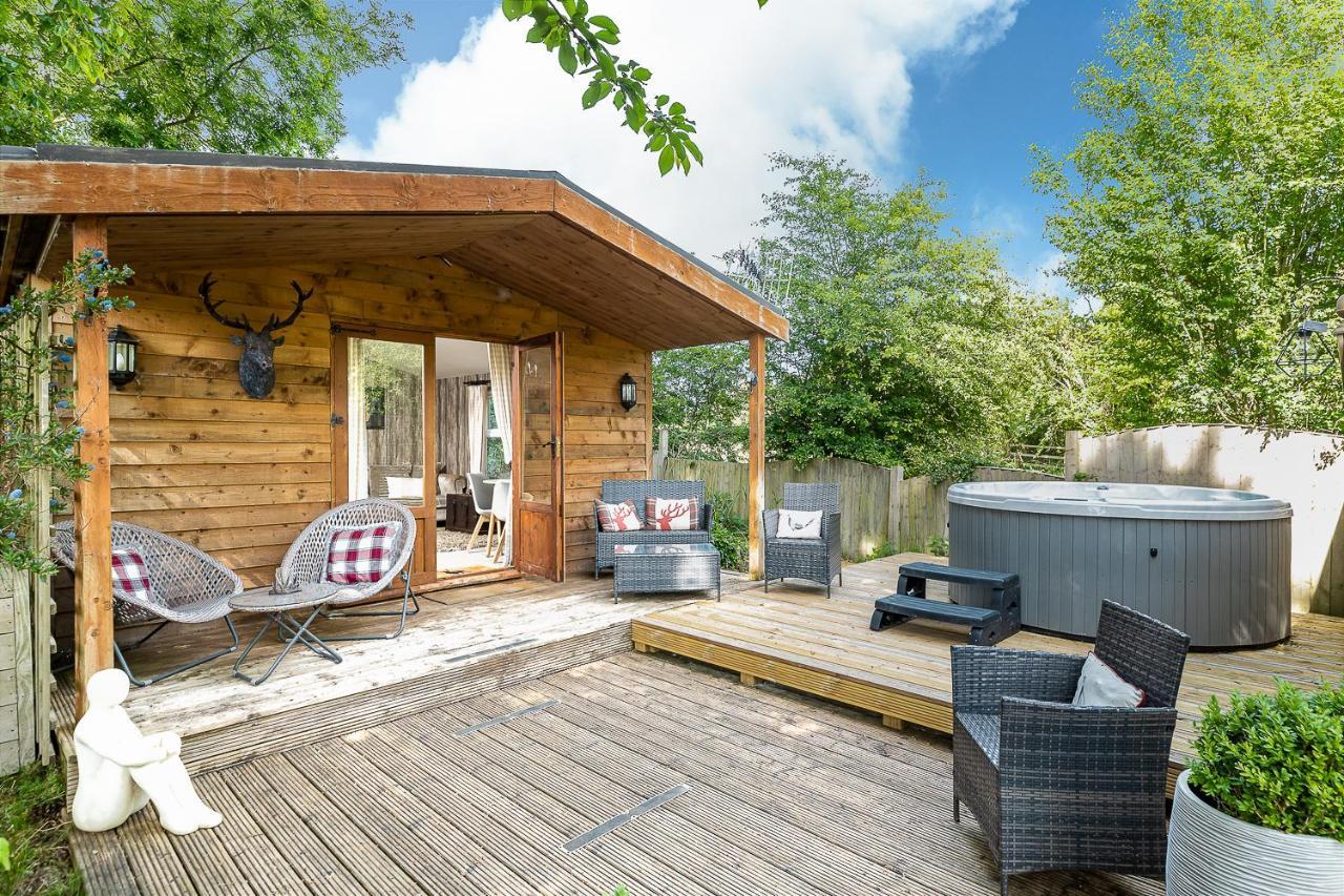 The Log Cabin With Private Hot Tub, Bath Villa Kültér fotó