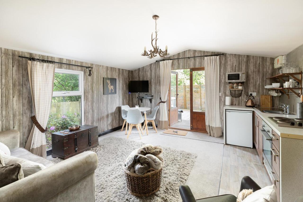 The Log Cabin With Private Hot Tub, Bath Villa Kültér fotó